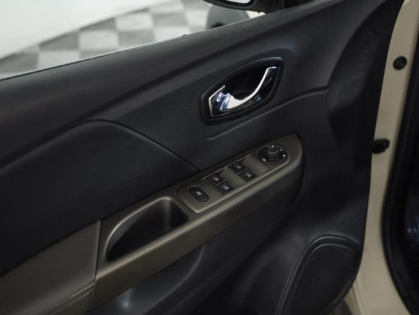Renault Kaptur I с пробегом 2018 года, цена 1 199 000 рублей, 153570 км, внедорожник, Автокод Объявления