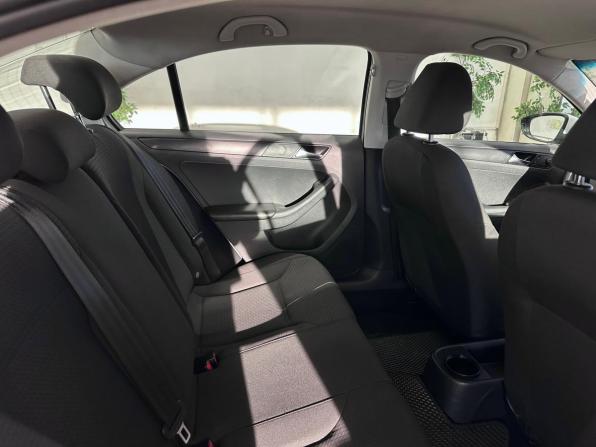 Volkswagen Jetta VI с пробегом 2015 года, цена 950 000 рублей, 220000 км, седан, Автокод Объявления