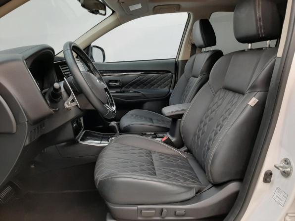 Mitsubishi Outlander III Рестайлинг 3 с пробегом 2022 года, цена 3 230 000 рублей, 31940 км, внедорожник, Автокод Объявления