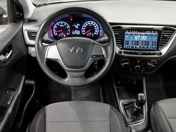 Hyundai Solaris II с пробегом 2018 года, цена 1 100 000 рублей, 141803 км, седан, Автокод Объявления