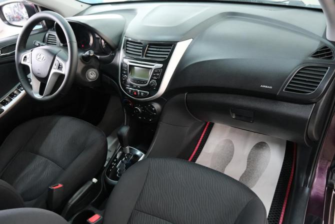 Hyundai Solaris I с пробегом 2012 года, цена 919 000 рублей, 83000 км, седан, Автокод Объявления