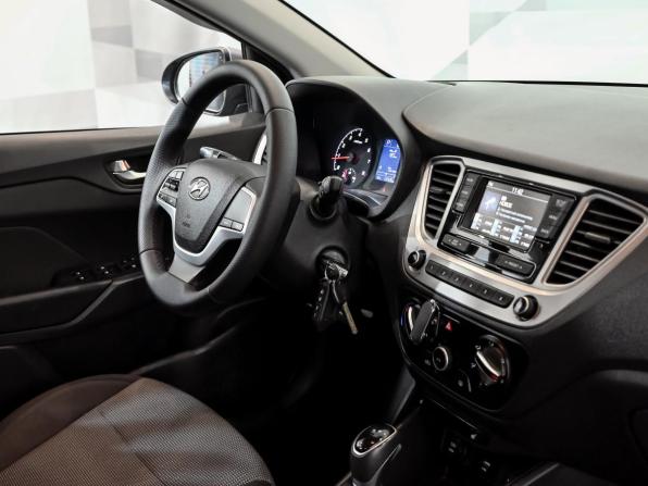 Hyundai Solaris II Рестайлинг с пробегом 2021 года, цена 1 490 000 рублей, 122526 км, седан, Автокод Объявления
