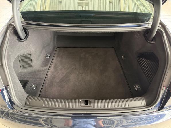 Audi A8 IV (D5) Рестайлинг с пробегом 2022 года, цена 7 985 900 рублей, 17694 км, седан, Автокод Объявления
