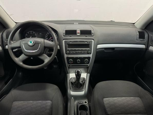 Skoda Octavia II (A5) Рестайлинг с пробегом 2012 года, цена 690 000 рублей, 206235 км, лифтбек, Автокод Объявления