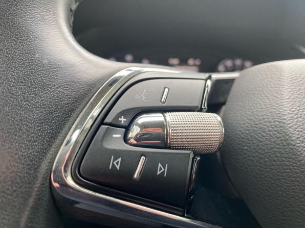 Skoda Octavia IV (A8) с пробегом 2021 года, цена 2 365 000 рублей, 78840 км, лифтбек, Автокод Объявления