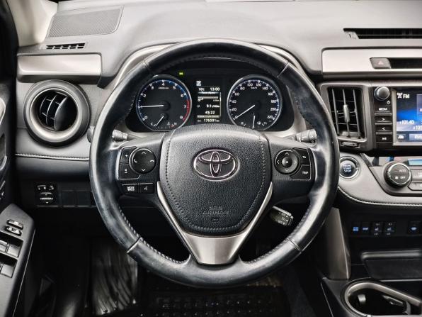 Toyota RAV4 IV (XA40) Рестайлинг с пробегом 2017 года, цена 2 319 000 рублей, 176591 км, внедорожник, Автокод Объявления