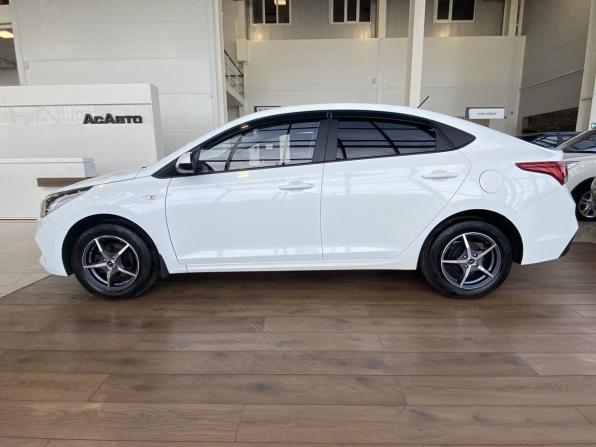 Hyundai Solaris II с пробегом 2019 года, цена 1 365 000 рублей, 90974 км, седан, Автокод Объявления