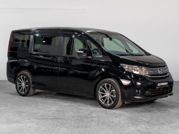 Honda Stepwgn V с пробегом 2016 года, цена 2 499 000 рублей, 131031 км, минивэн, Автокод Объявления