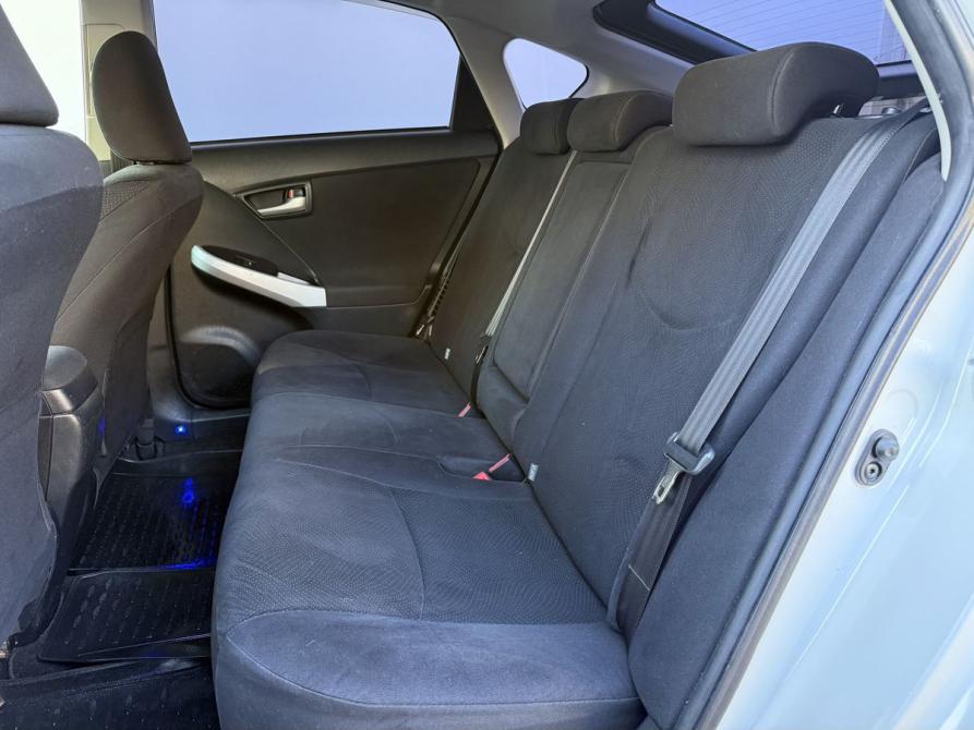 Toyota Prius III Рестайлинг (XW30) Москва  - изображение 11