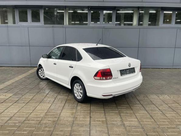 Volkswagen Polo V Рестайлинг с пробегом 2016 года, цена 949 000 рублей, 140000 км, седан, Автокод Объявления