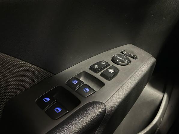 Hyundai Solaris II с пробегом 2019 года, цена 1 490 000 рублей, 93047 км, седан, Автокод Объявления