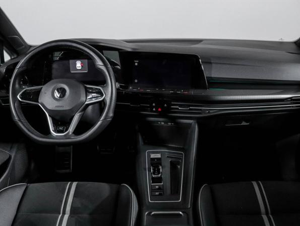 Volkswagen Golf VIII с пробегом 2021 года, цена 2 849 000 рублей, 53000 км, хэтчбек, Автокод Объявления
