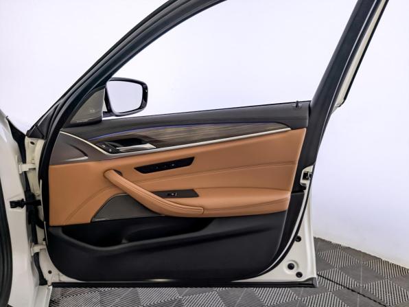 BMW 5 серии VII (G30/G31/G38) с пробегом 2019 года, цена 4 050 000 рублей, 95644 км, седан, Автокод Объявления