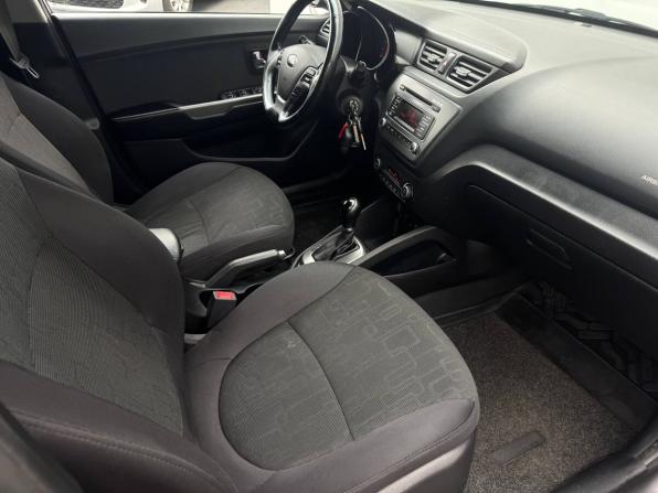 Kia Rio III Рестайлинг с пробегом 2016 года, цена 1 039 000 рублей, 133975 км, хэтчбек, Автокод Объявления