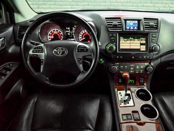 Toyota Highlander II (XU40) Рестайлинг с пробегом 2011 года, цена 1 735 000 рублей, 258754 км, внедорожник, Автокод Объявления