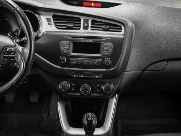 Kia Ceed II с пробегом 2015 года, цена 917 000 рублей, 166000 км, хэтчбек, Автокод Объявления