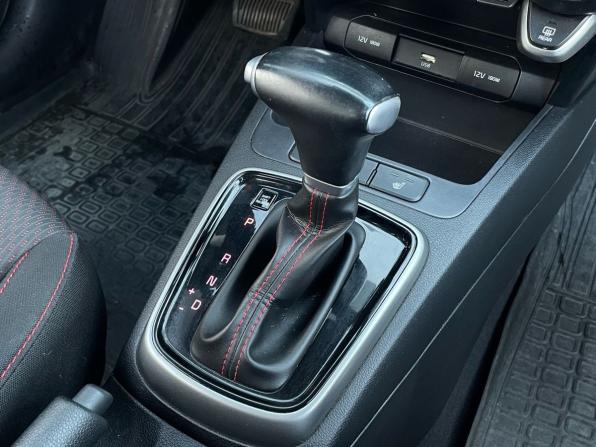 Kia Rio IV Рестайлинг с пробегом 2021 года, цена 1 750 000 рублей, 94000 км, хэтчбек, Автокод Объявления