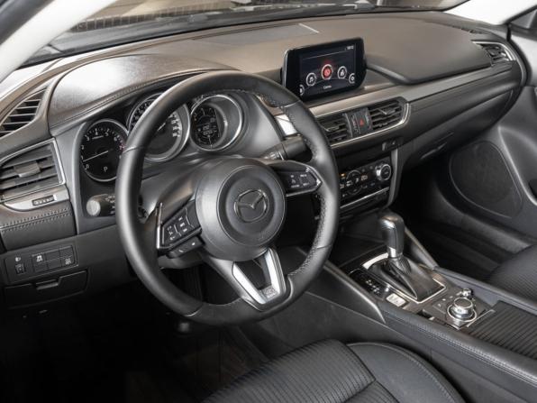 Mazda 6 III (GJ) Рестайлинг с пробегом 2018 года, цена 2 110 500 рублей, 102909 км, седан, Автокод Объявления