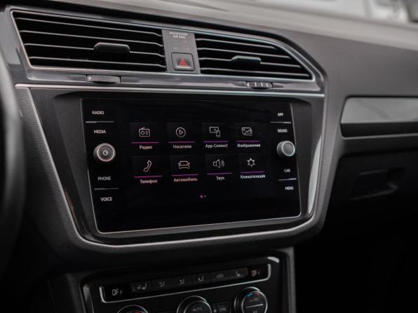 Volkswagen Tiguan II с пробегом 2018 года, цена 2 849 000 рублей, 106526 км, внедорожник, Автокод Объявления