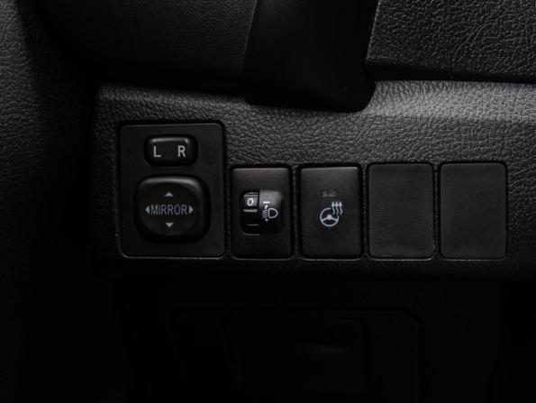 Toyota Corolla XI (E160 E170 E180) Рестайлинг 1 с пробегом 2016 года, цена 1 330 000 рублей, 93847 км, седан, Автокод Объявления