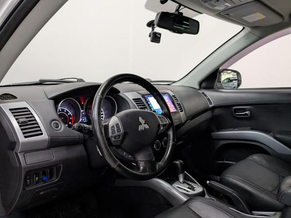 Mitsubishi Outlander II Рестайлинг с пробегом 2011 года, цена 1 500 000 рублей, 202648 км, внедорожник, Автокод Объявления