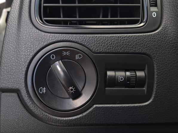 Volkswagen Polo V Рестайлинг с пробегом 2019 года, цена 980 000 рублей, 148200 км, седан, Автокод Объявления