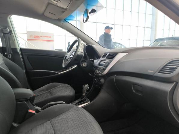 Hyundai Solaris I Рестайлинг с пробегом 2015 года, цена 980 000 рублей, 107600 км, седан, Автокод Объявления