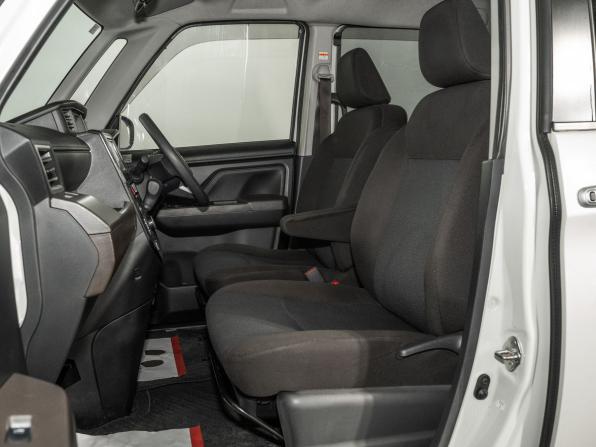 Toyota Roomy I Рестайлинг с пробегом 2021 года, цена 905 000 рублей, 152000 км, микровэн, Автокод Объявления