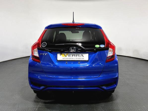 Honda Fit III Рестайлинг с пробегом 2018 года, цена 1 300 000 рублей, 68624 км, хэтчбек, Автокод Объявления