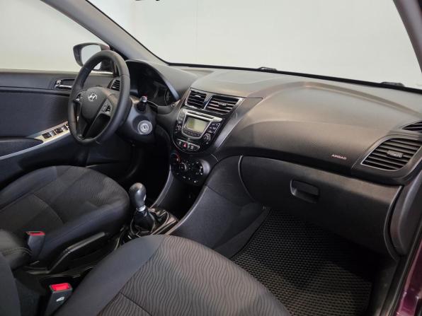 Hyundai Solaris I с пробегом 2011 года, цена 650 000 рублей, 170286 км, седан, Автокод Объявления