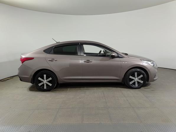 Hyundai Solaris II с пробегом 2017 года, цена 1 300 000 рублей, 94531 км, седан, Автокод Объявления