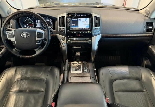 Toyota Land Cruiser 200 Series Рестайлинг 1 с пробегом 2013 года, цена 3 630 000 рублей, 221571 км, внедорожник, Автокод Объявления