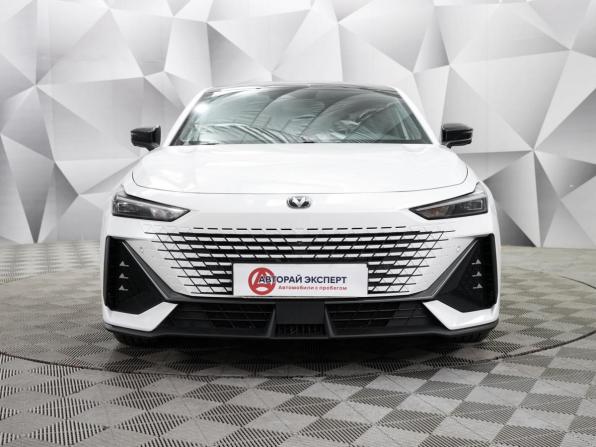 Changan UNI-V I с пробегом 2024 года, цена 2 433 000 рублей, 28195 км, лифтбек, Автокод Объявления