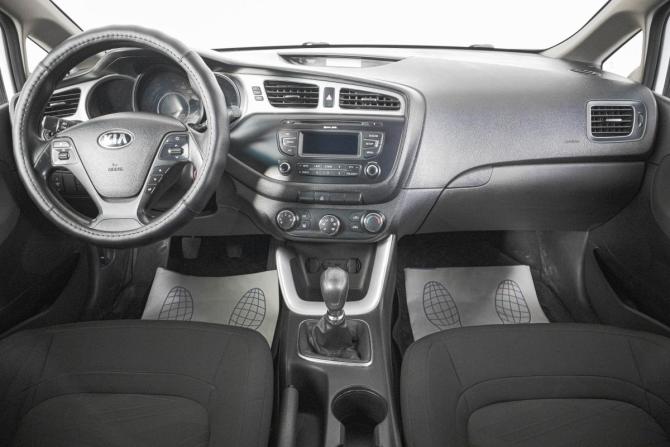 Kia Ceed II с пробегом 2013 года, цена 1 049 000 рублей, 176500 км, хэтчбек, Автокод Объявления