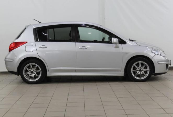 Nissan Tiida I Рестайлинг с пробегом 2011 года, цена 700 000 рублей, 226556 км, хэтчбек, Автокод Объявления