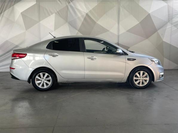 Kia Rio III Рестайлинг с пробегом 2016 года, цена 990 000 рублей, 186660 км, седан, Автокод Объявления