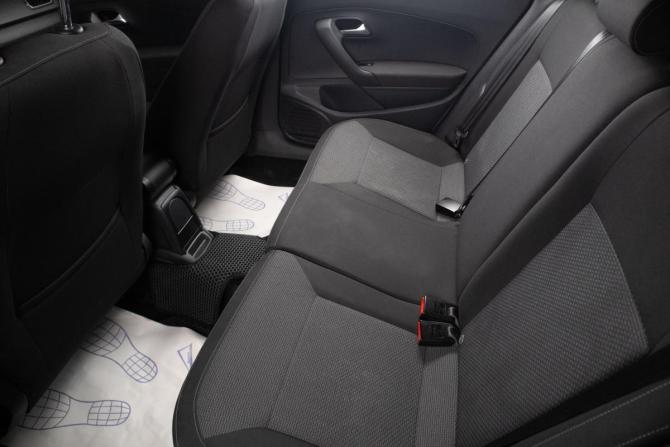 Volkswagen Polo V Рестайлинг с пробегом 2017 года, цена 1 329 000 рублей, 131800 км, седан, Автокод Объявления