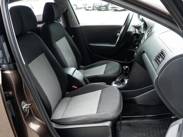 Volkswagen Polo V с пробегом 2015 года, цена 850 000 рублей, 214878 км, седан, Автокод Объявления