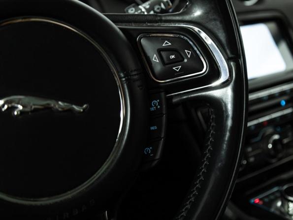 Jaguar XJ IV (X351) Рестайлинг с пробегом 2016 года, цена 1 950 000 рублей, 170929 км, седан, Автокод Объявления