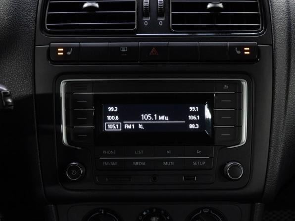 Volkswagen Polo V Рестайлинг с пробегом 2017 года, цена 1 050 000 рублей, 90549 км, седан, Автокод Объявления
