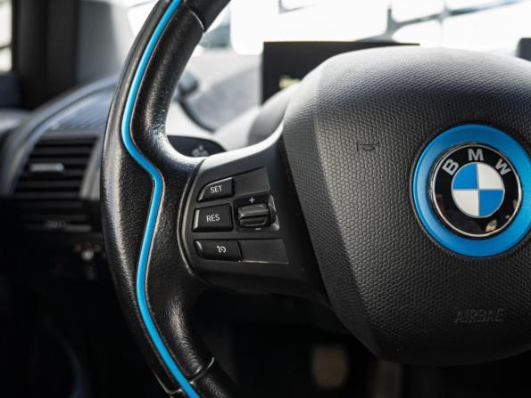 BMW i3 I (I01) Рестайлинг с пробегом 2018 года, цена 2 450 000 рублей, 33565 км, хэтчбек, Автокод Объявления