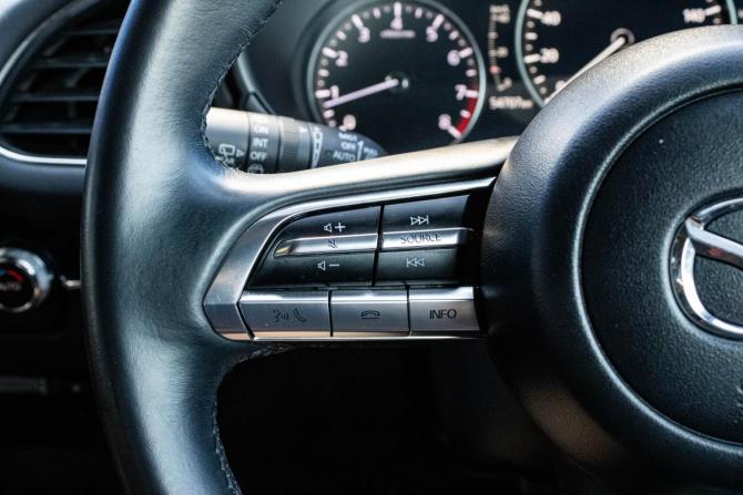 Mazda 3 IV (BP) с пробегом 2020 года, цена 1 749 000 рублей, 54707 км, хэтчбек, Автокод Объявления