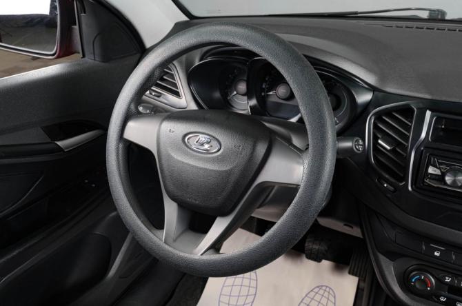 Lada (ВАЗ) Vesta I с пробегом 2017 года, цена 899 000 рублей, 65000 км, седан, Автокод Объявления