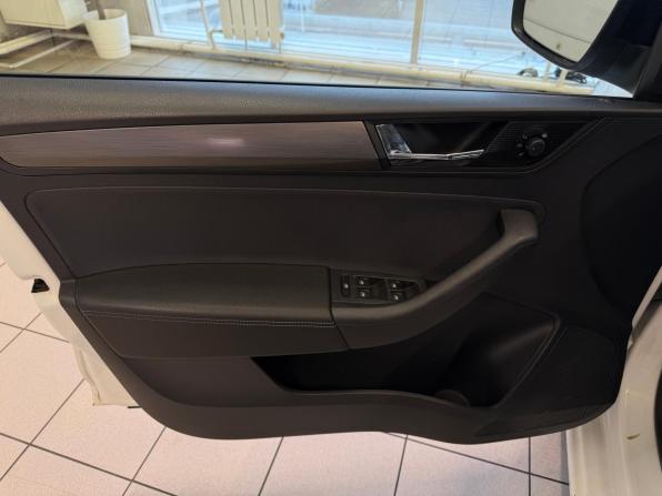 Skoda Rapid I Рестайлинг с пробегом 2018 года, цена 1 250 000 рублей, 110000 км, лифтбек, Автокод Объявления