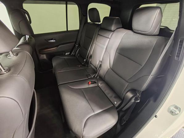 Toyota Land Cruiser 300 Series с пробегом 2022 года, цена 8 999 000 рублей, 104712 км, внедорожник, Автокод Объявления