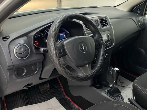 Renault Logan II с пробегом 2018 года, цена 715 000 рублей, 138730 км, седан, Автокод Объявления