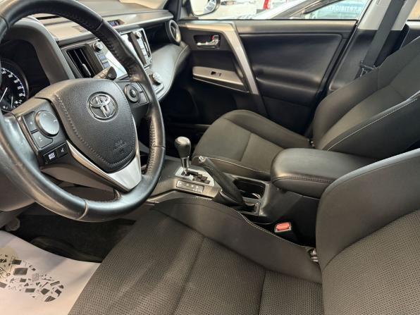 Toyota RAV4 IV (XA40) Рестайлинг с пробегом 2017 года, цена 2 230 000 рублей, 138492 км, внедорожник, Автокод Объявления
