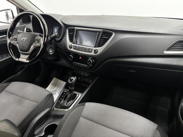Hyundai Solaris II с пробегом 2017 года, цена 1 295 000 рублей, 144129 км, седан, Автокод Объявления