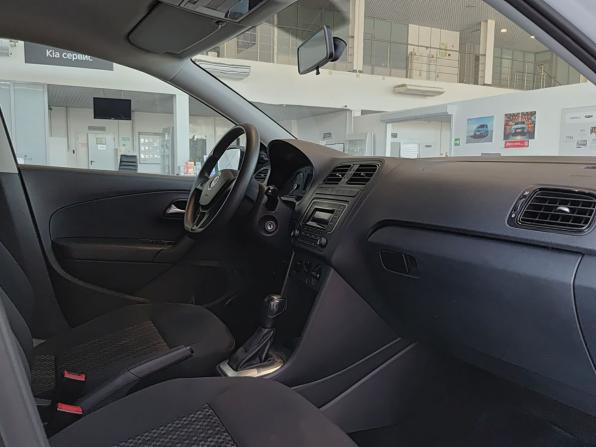 Volkswagen Polo V Рестайлинг с пробегом 2019 года, цена 1 260 000 рублей, 76096 км, седан, Автокод Объявления