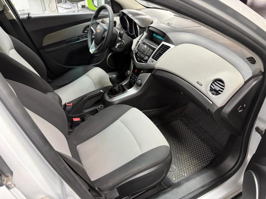 Chevrolet Cruze I Киров  - изображение 12